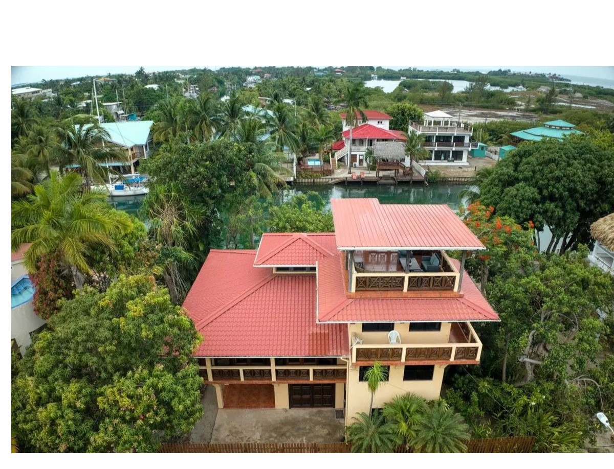 Harbour Place, Placencia